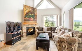 Wildwood Lodge By Cozystay Signature Whistler